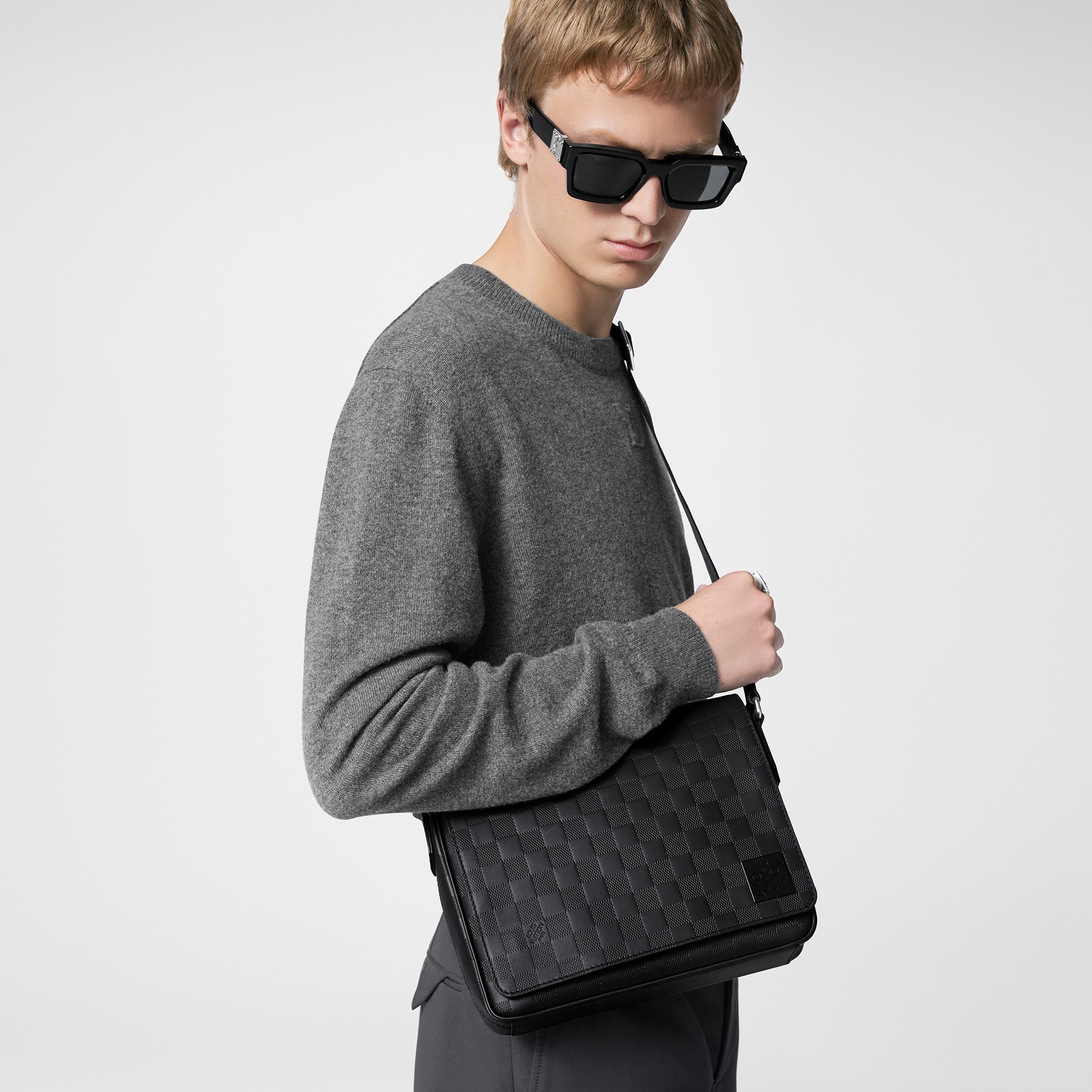 Louis vuitton damier mens messenger sales bag